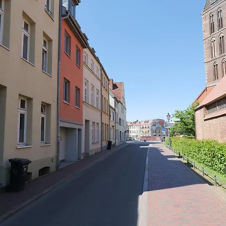 Ferienhaus Gruene Strasse In Wismars Altstadt - Abc551 * Wißmar